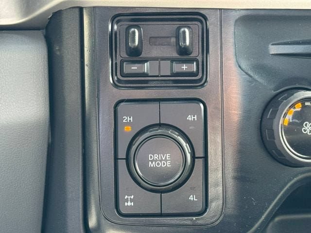 Used 2024 Ford F350 XLT AWD/4WD image 34