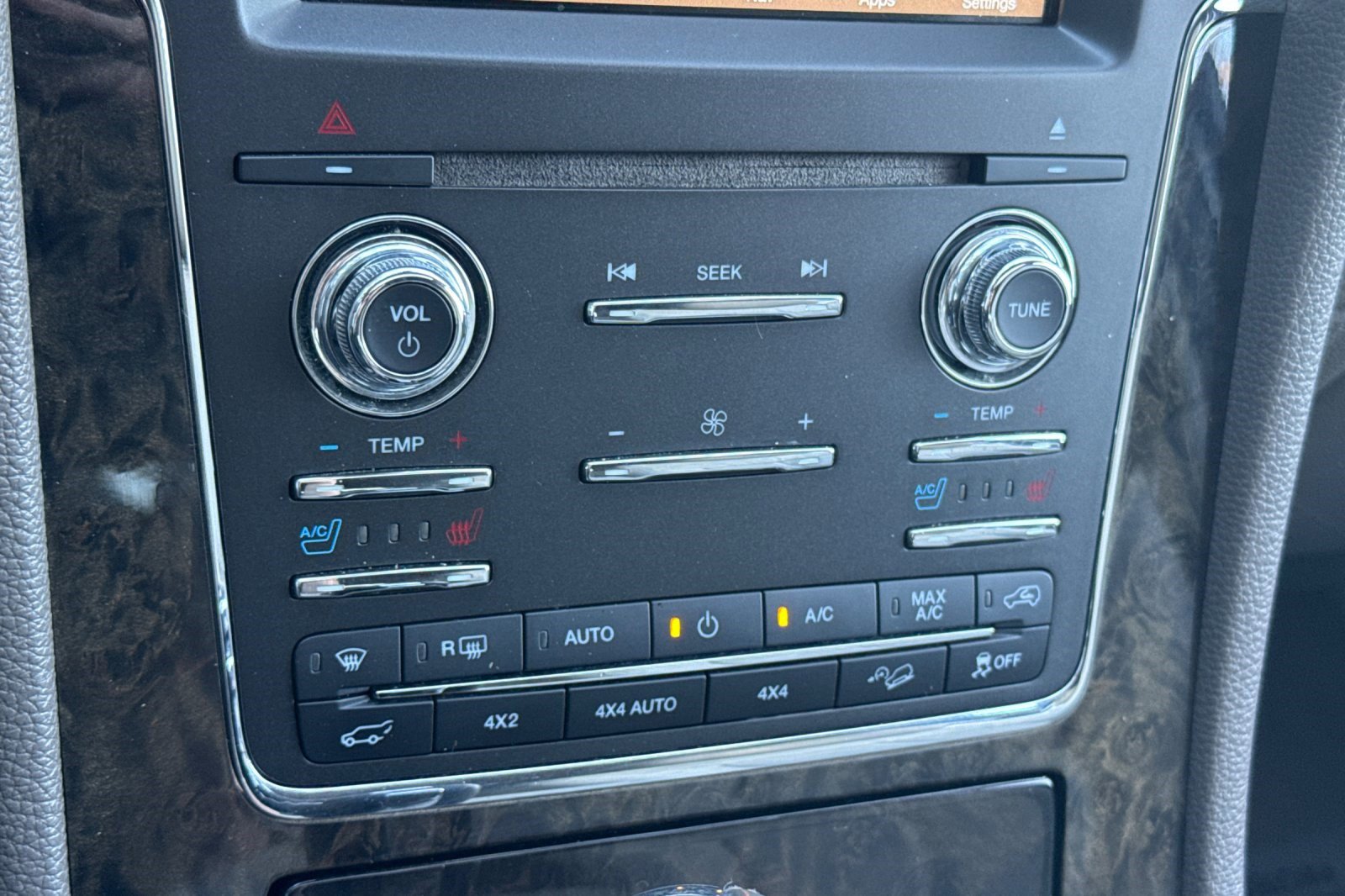 Used 2017 Lincoln Navigator Select image 25