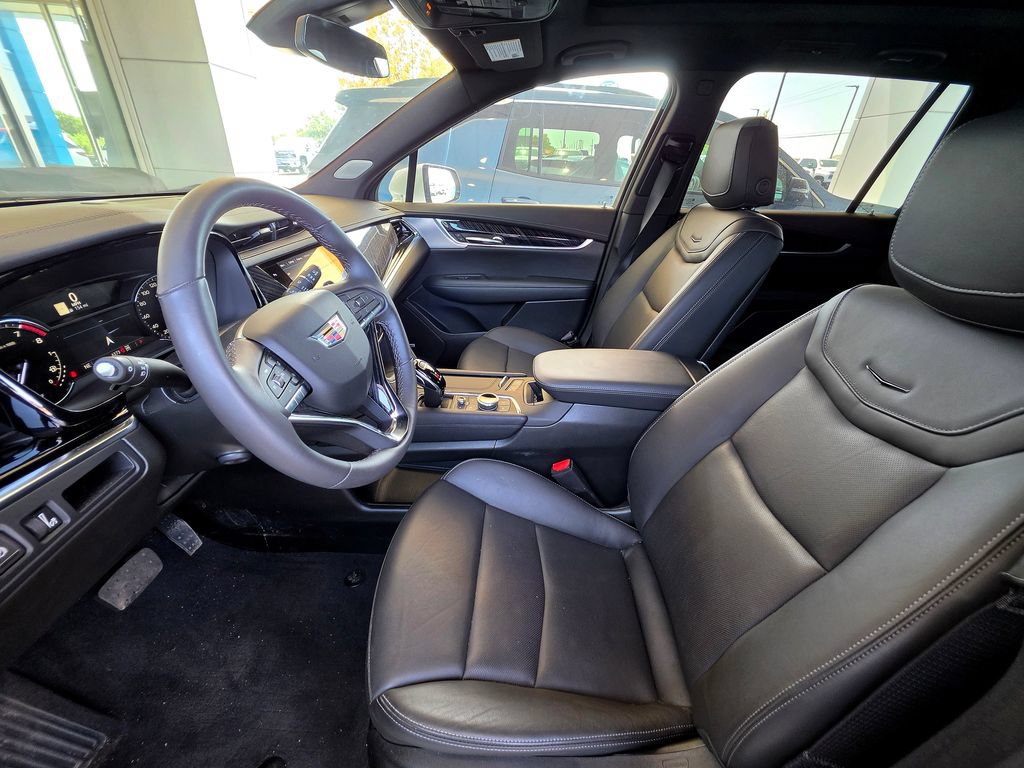Used 2025 Cadillac XT6 Premium Luxury w/ LPO, Floor Liner Package AWD/4WD image 13