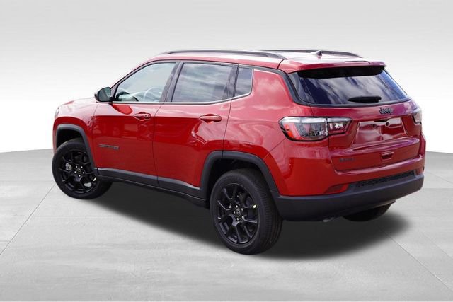 New 2025 Jeep Compass Latitude w/ Sun & Sound Group image 5