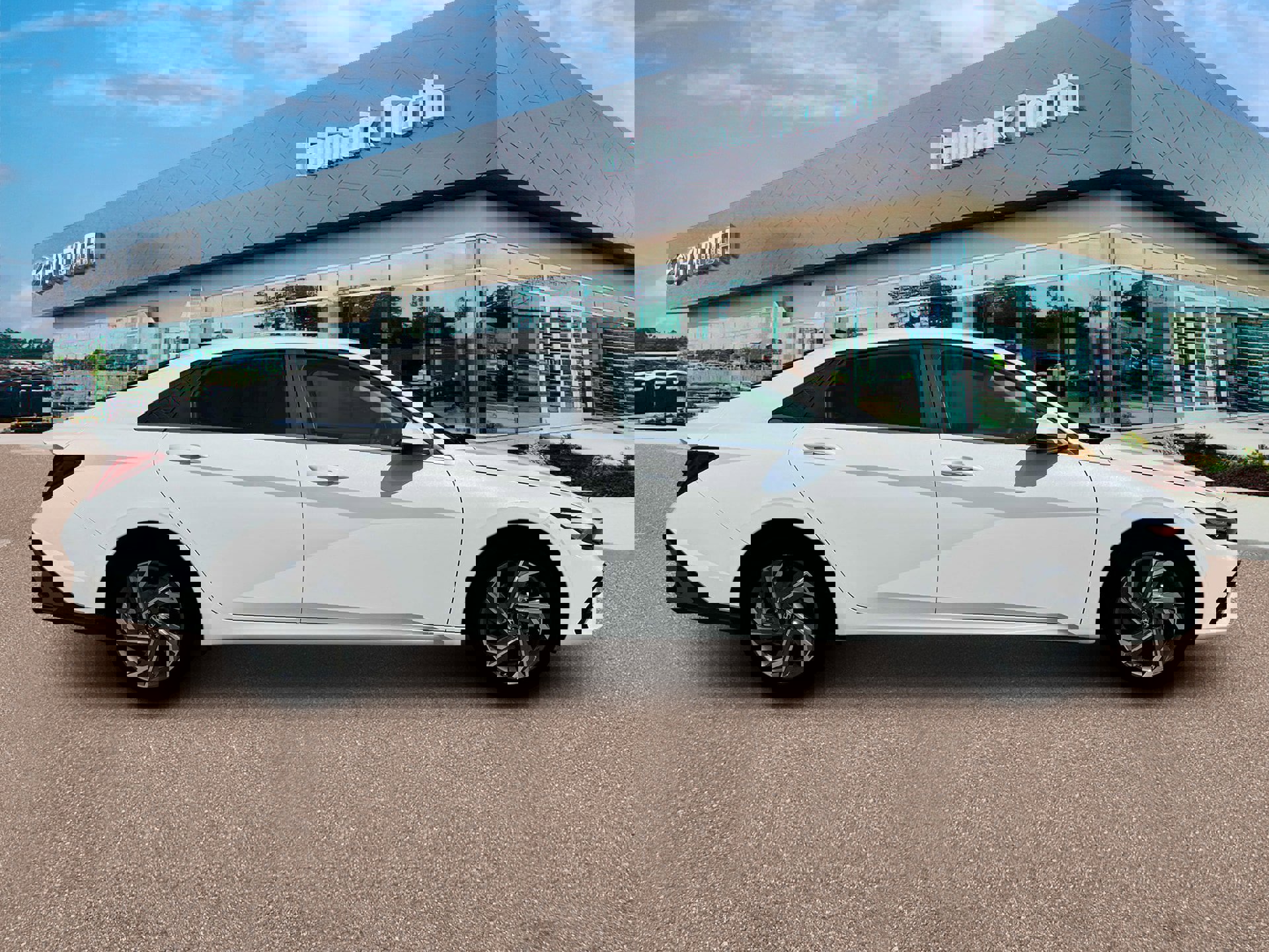 New 2025 Hyundai Elantra Limited image 9