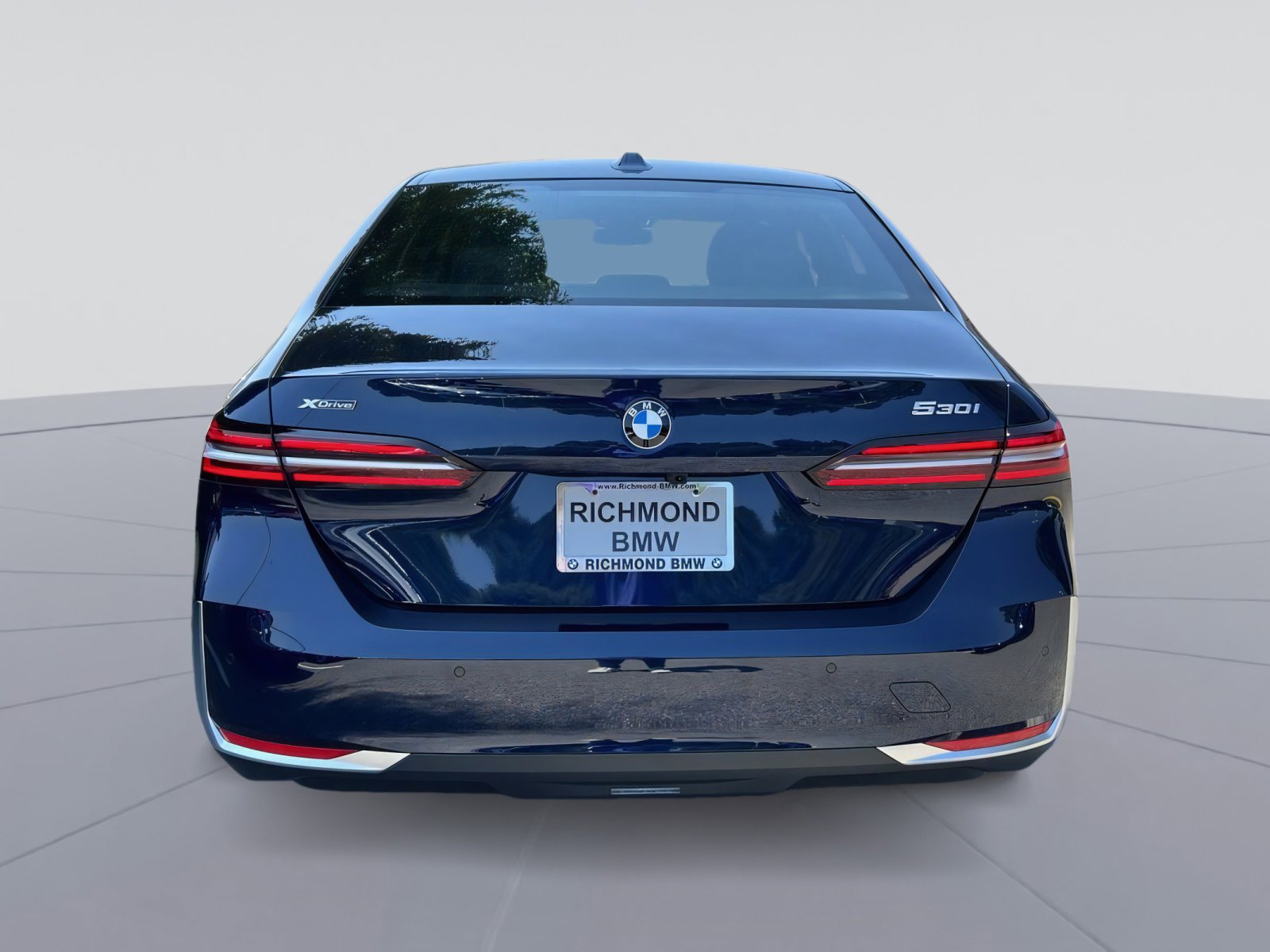 New 2026 BMW 530i xDrive w/ Premium Package AWD/4WD image 4