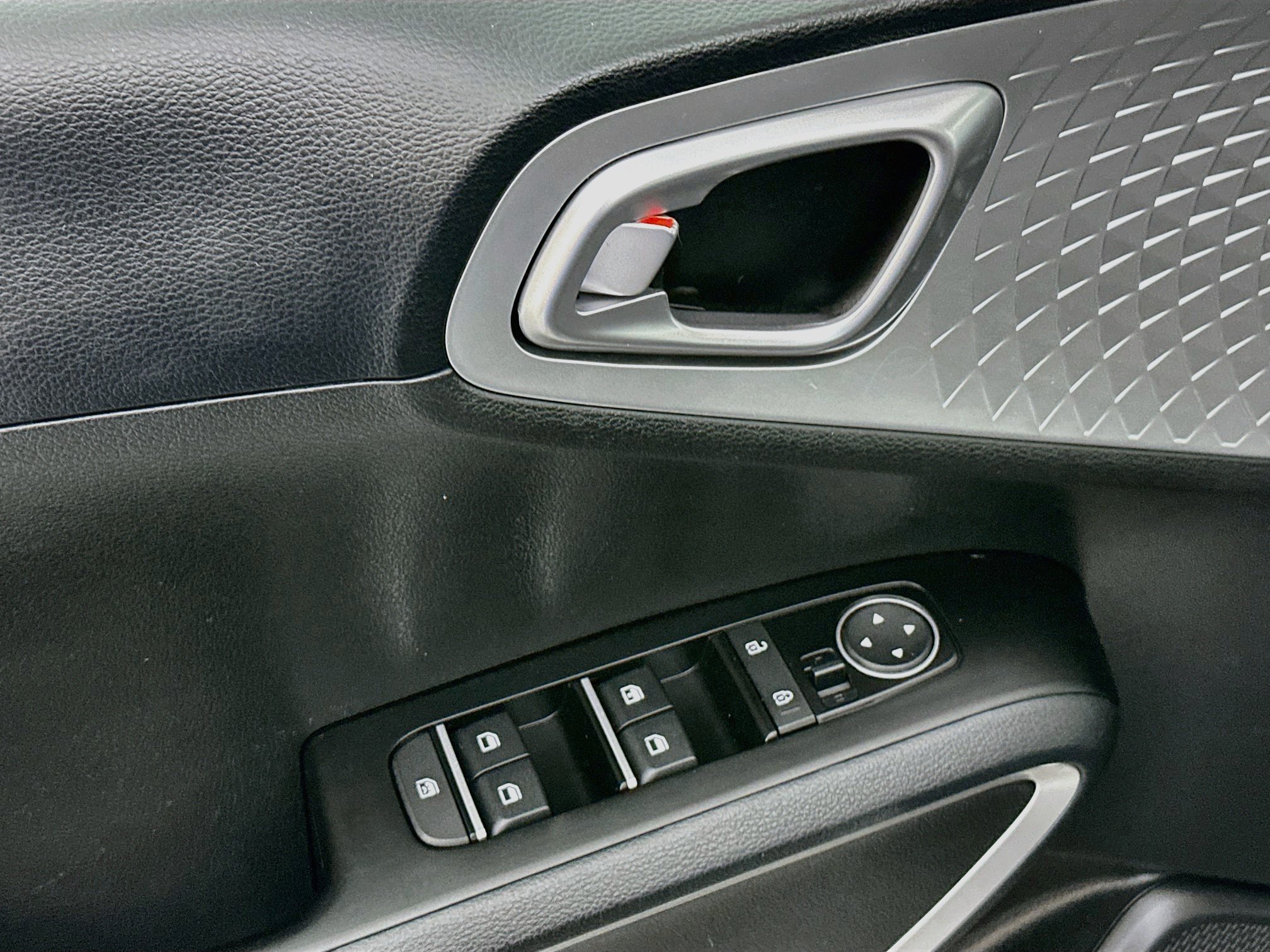 Used 2025 Kia Soul LX w/ LX Technology Package FWD image 15