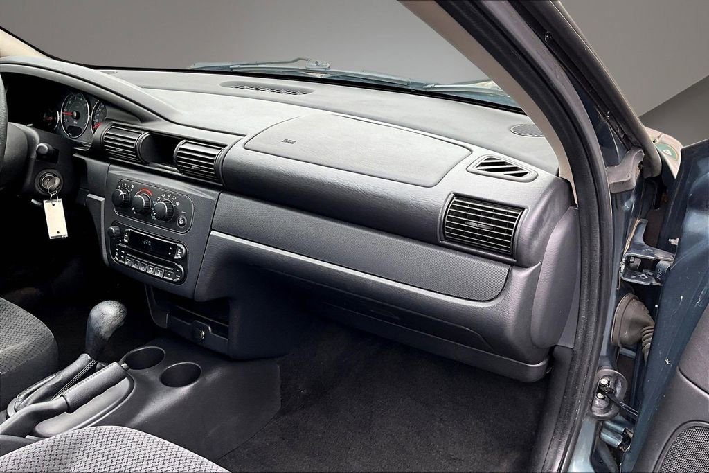 Used 2006 Chrysler Sebring Sedan FWD image 25