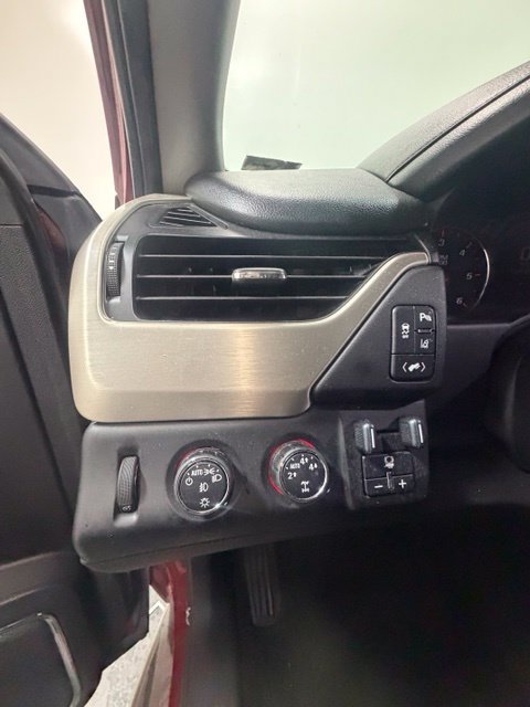 Used 2015 GMC Yukon XL Denali AWD/4WD image 25