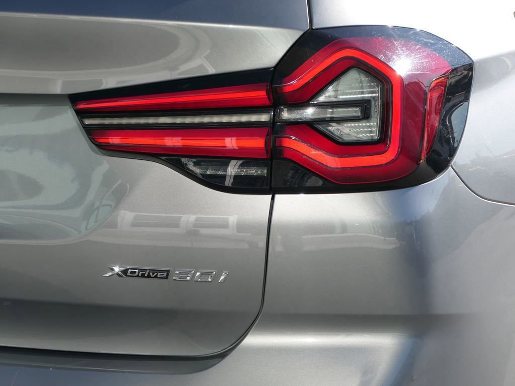 Used 2024 BMW X3 xDrive30i image 4