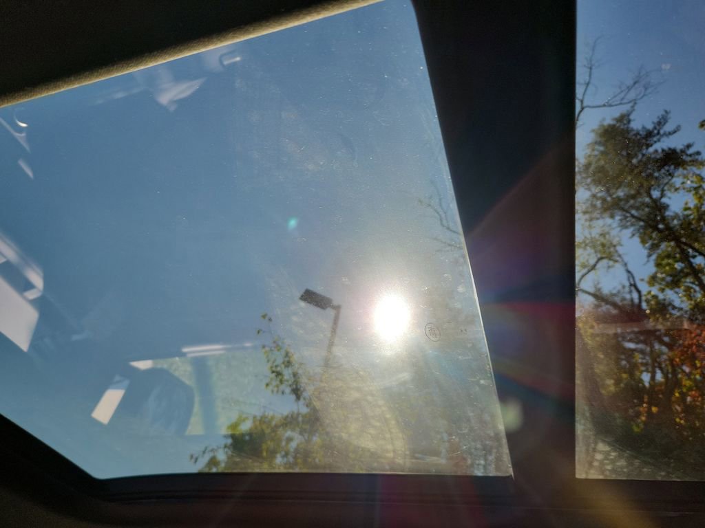 New 2026 Land Rover Defender 110 X-Dynamic SE image 25