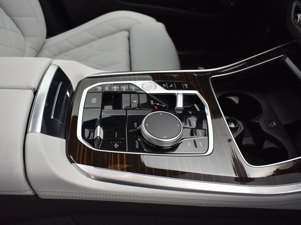 New 2026 BMW X5 xDrive50e image 27