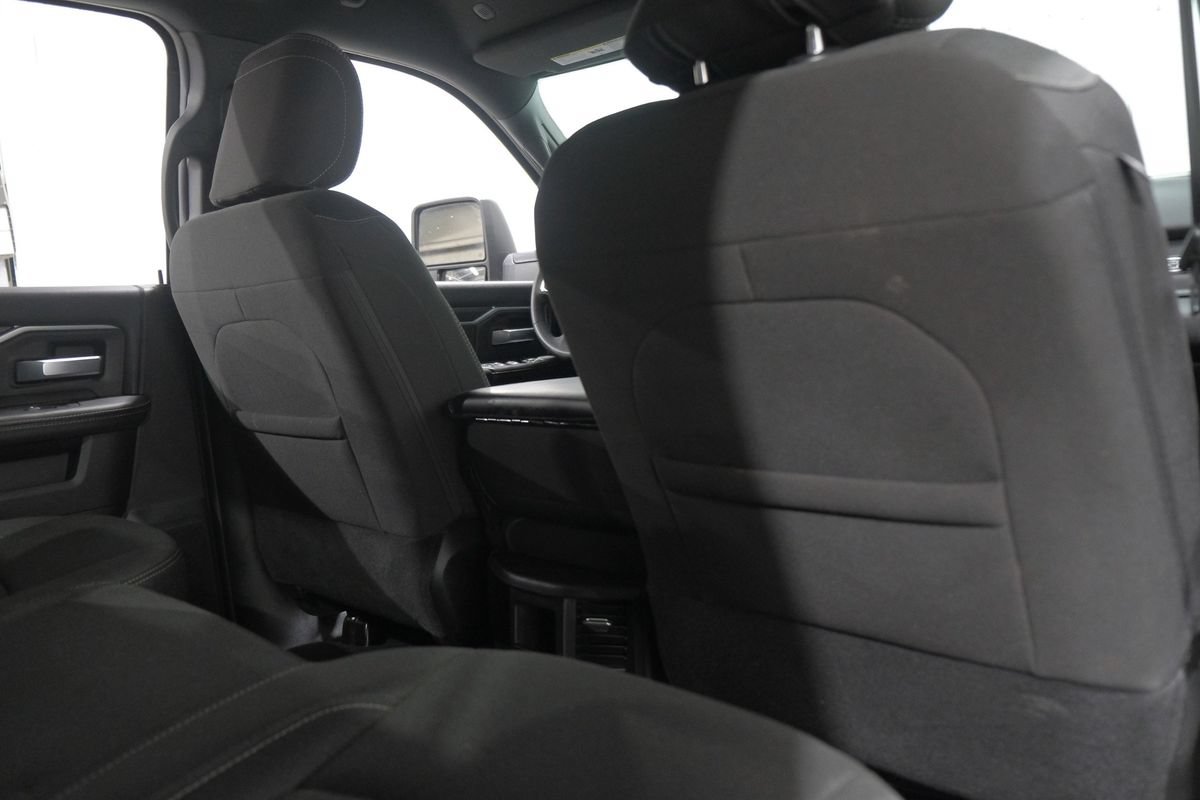 Used 2025 RAM 2500 Big Horn AWD/4WD image 36