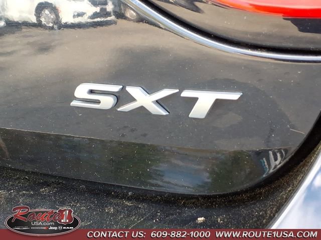 Used 2015 Dodge Charger SXT image 28
