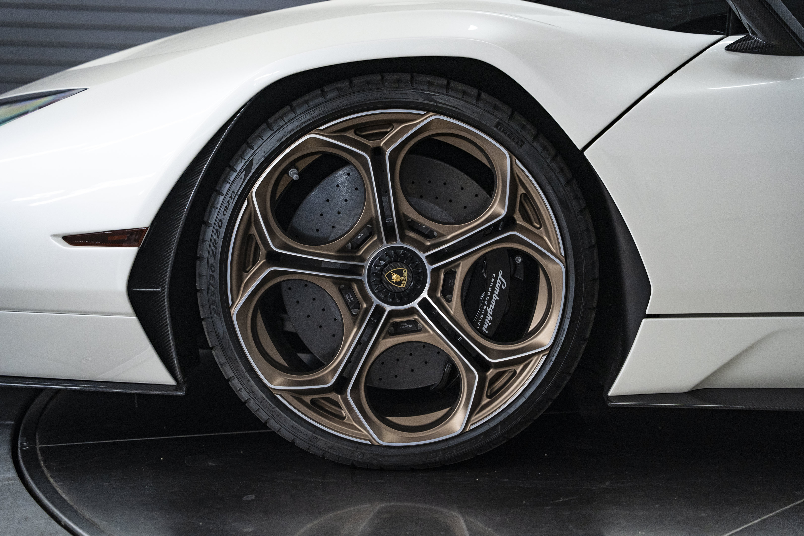 Used 2022 Lamborghini Aventador Countach AWD/4WD image 47