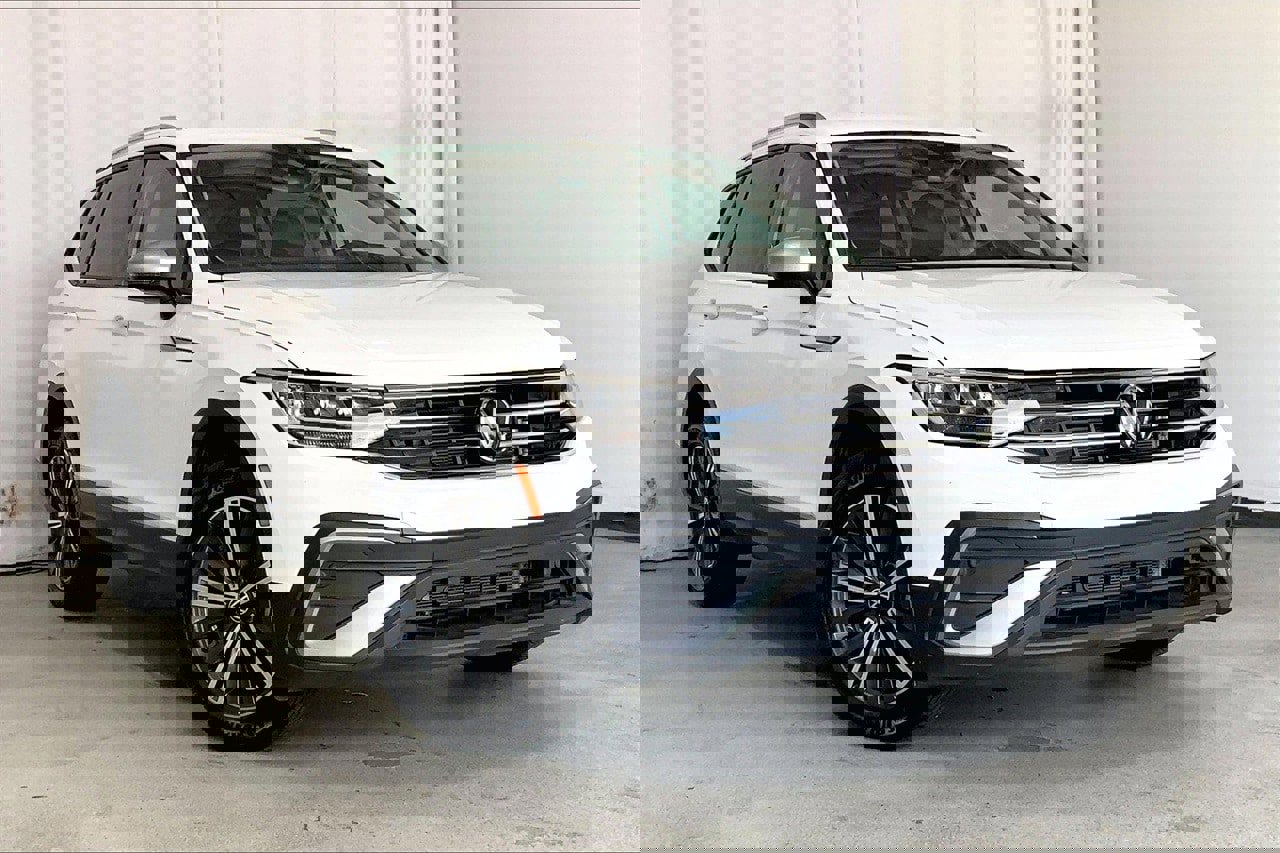 Used 2024 Volkswagen Tiguan SE