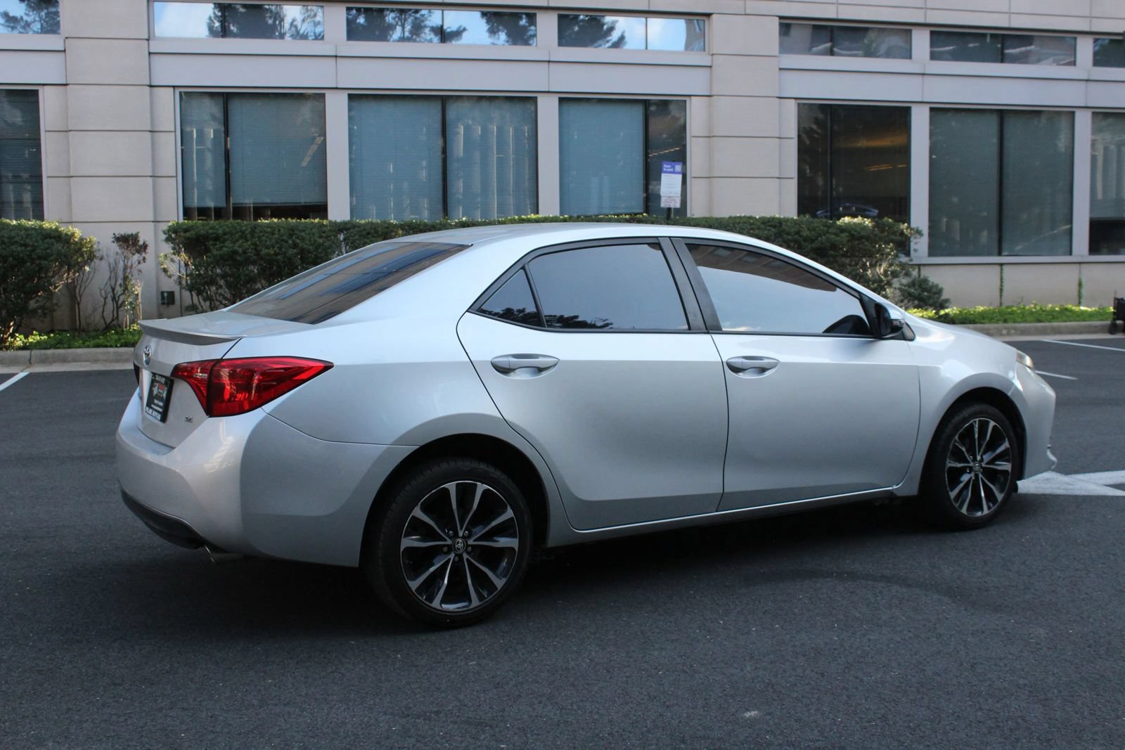 Used 2017 Toyota Corolla SE FWD image 7