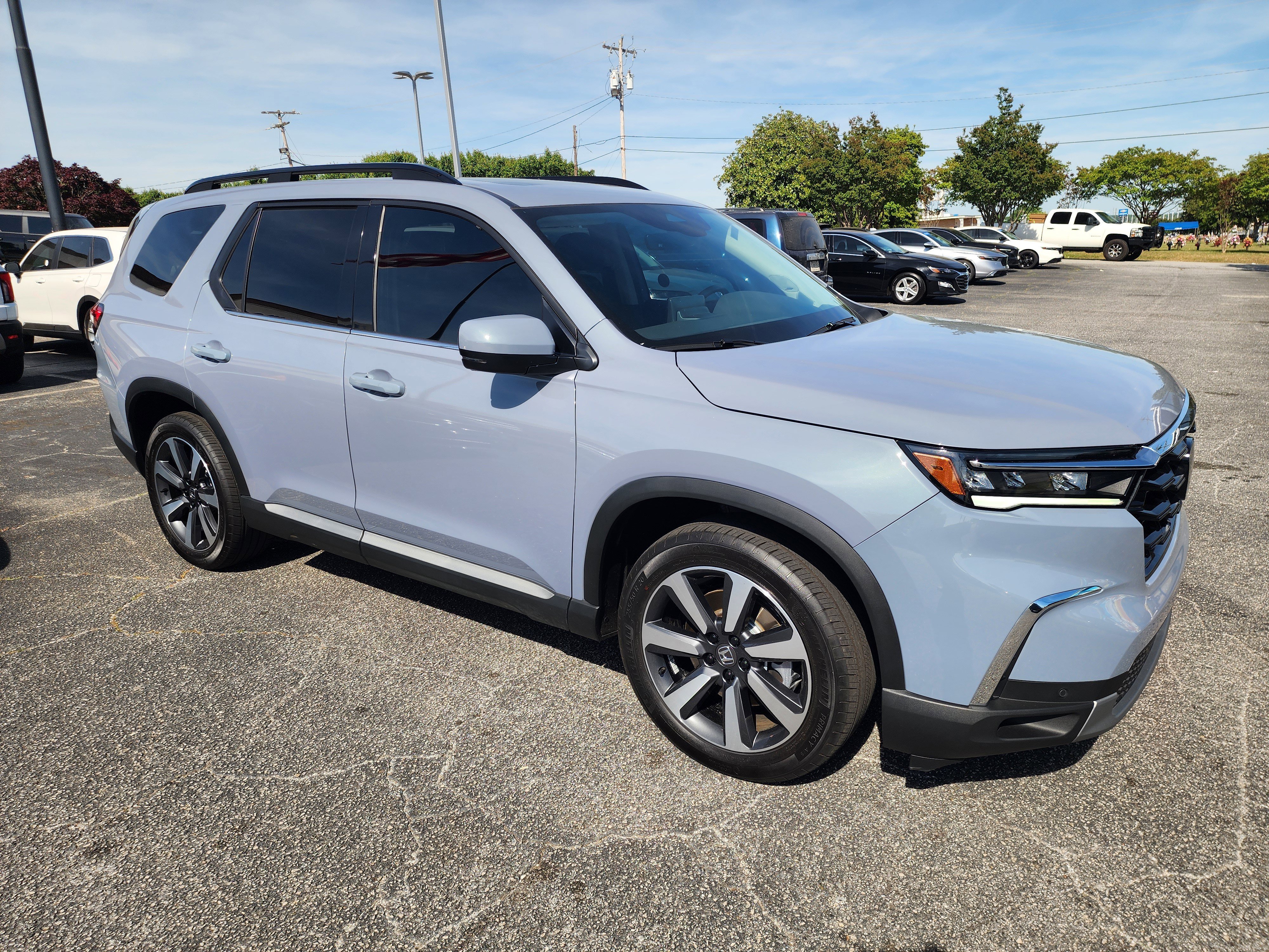 Certified 2025 Honda Pilot Touring image 2