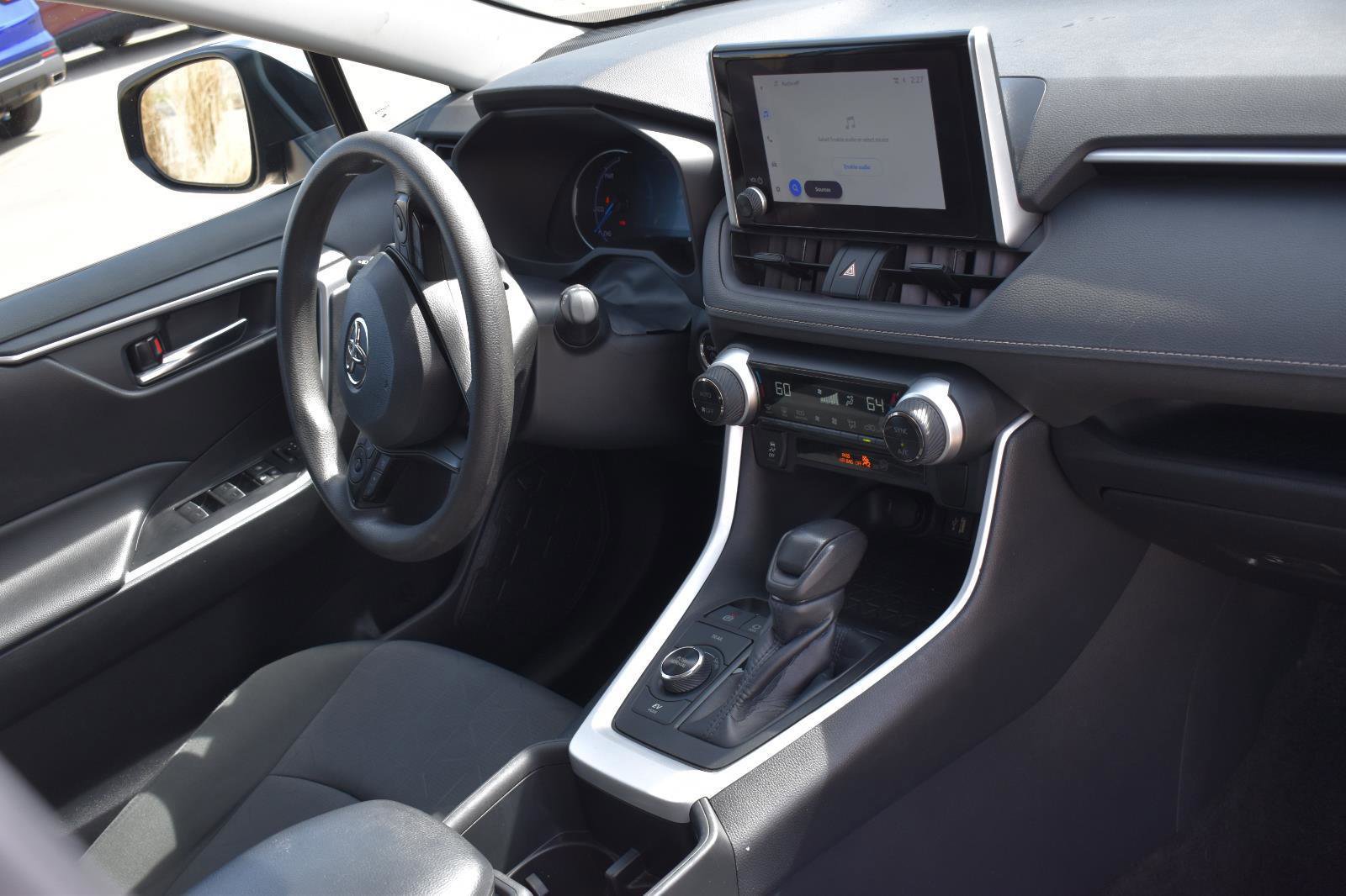 Used 2024 Toyota RAV4 XLE AWD/4WD image 13