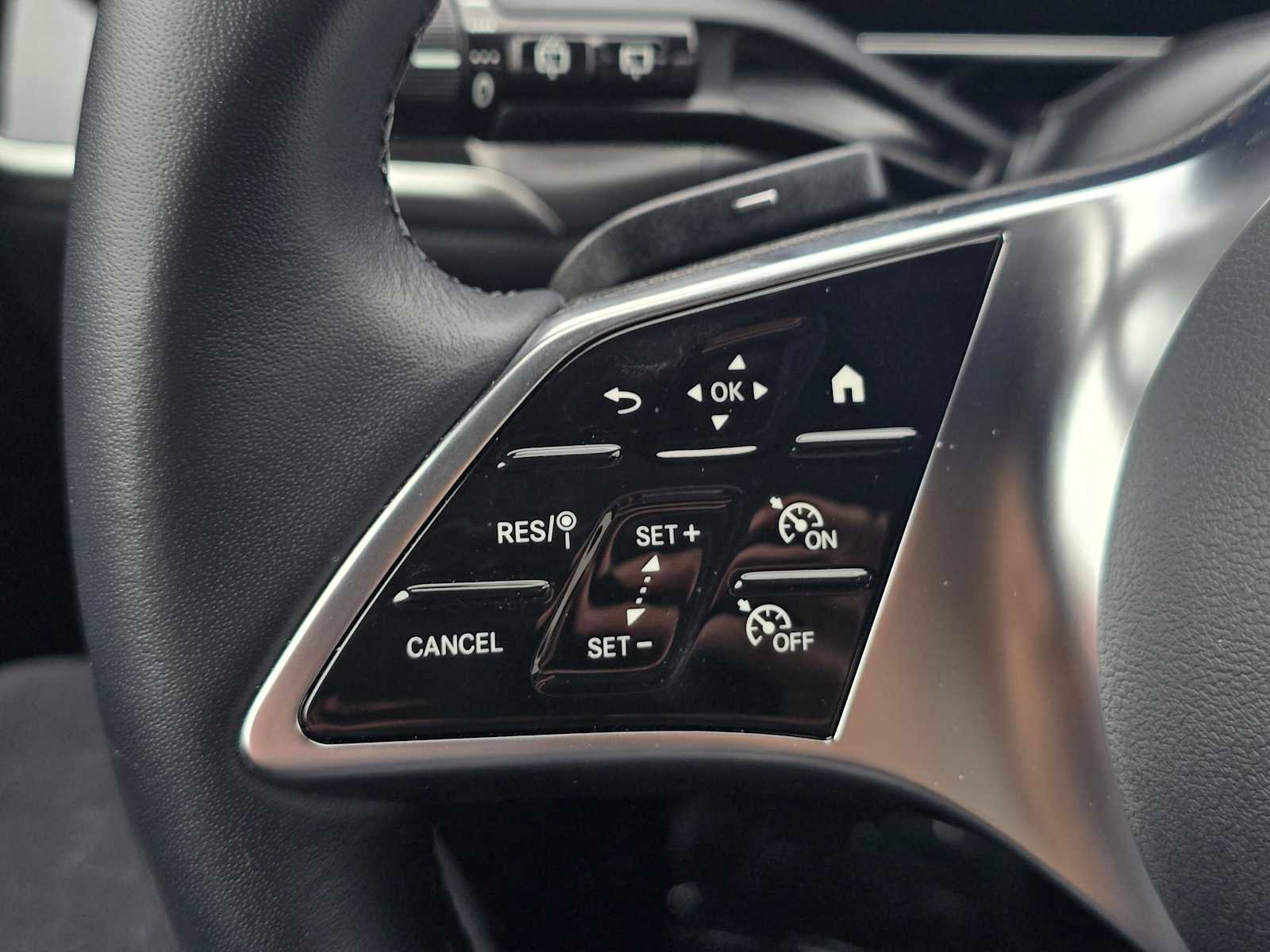 Used 2025 Mercedes-Benz GLC 300 image 33