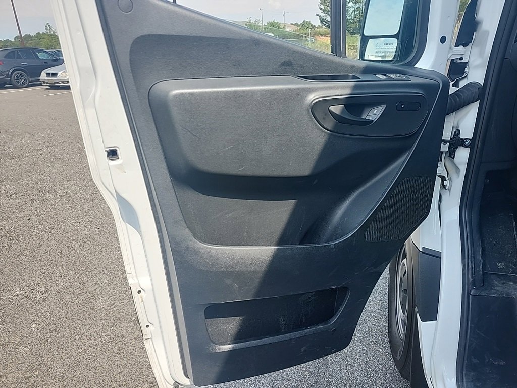 Used 2024 Mercedes-Benz Sprinter 2500 image 13