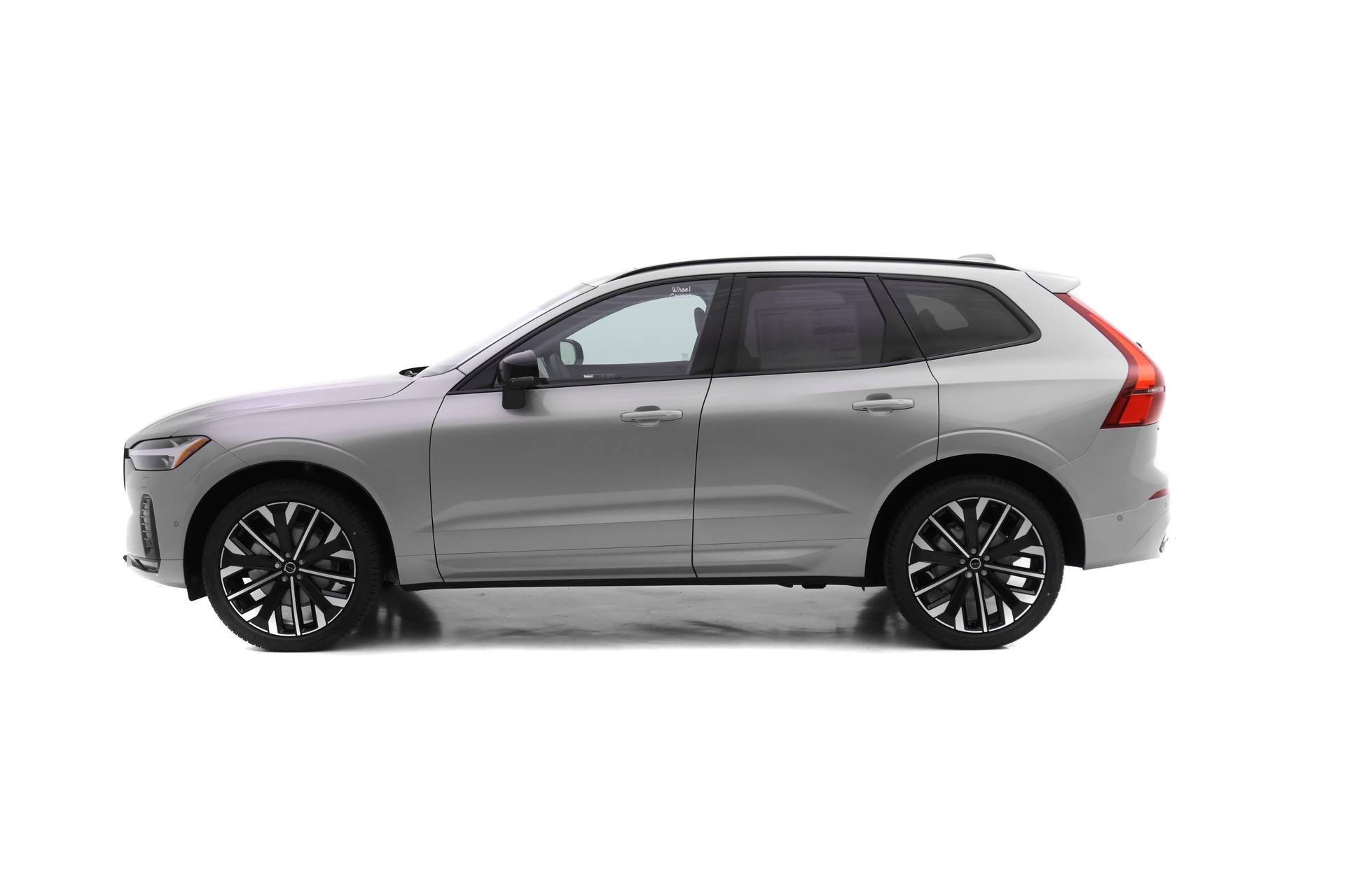 New 2026 Volvo XC60 B5 Ultra w/ Protection Package Premier image 3