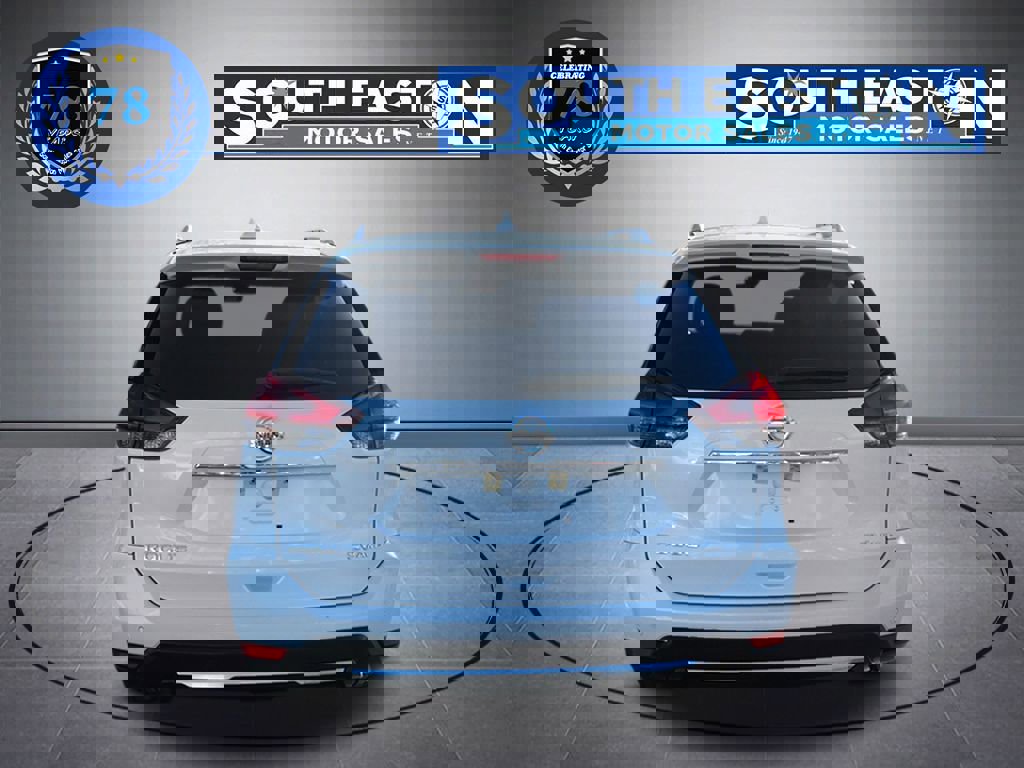 Used 2019 Nissan Rogue SV image 4