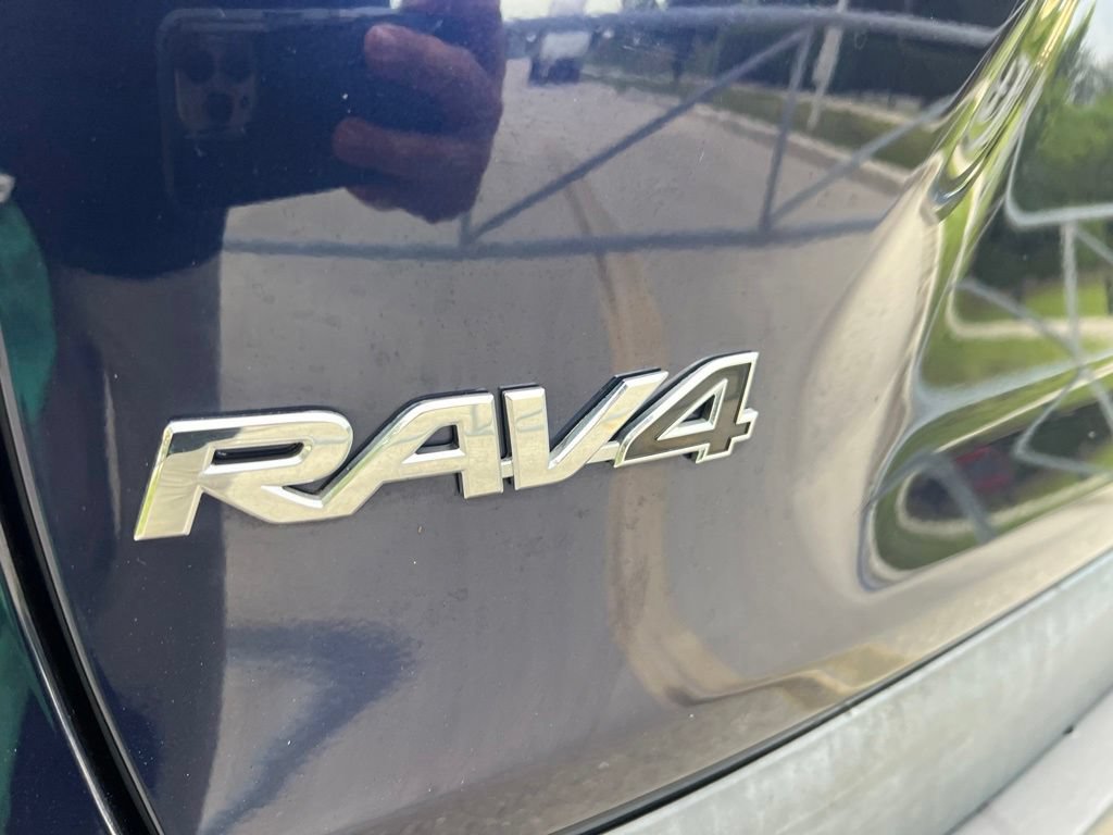 Used 2021 Toyota RAV4 XLE w/ Convenience Package FWD image 26