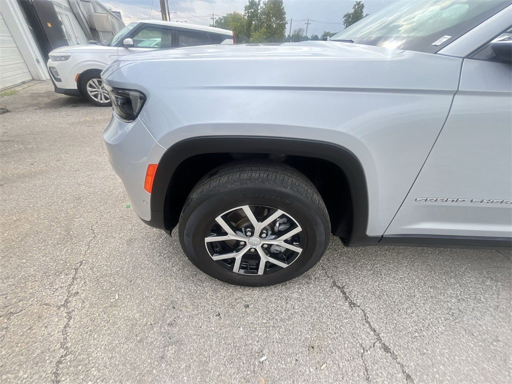 Used 2024 Jeep Grand Cherokee L Limited w/ Luxury Tech Group II image 10