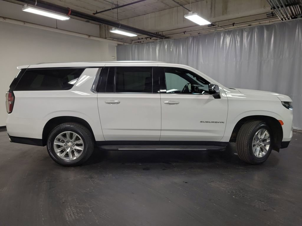 Used 2023 Chevrolet Suburban Premier image 9