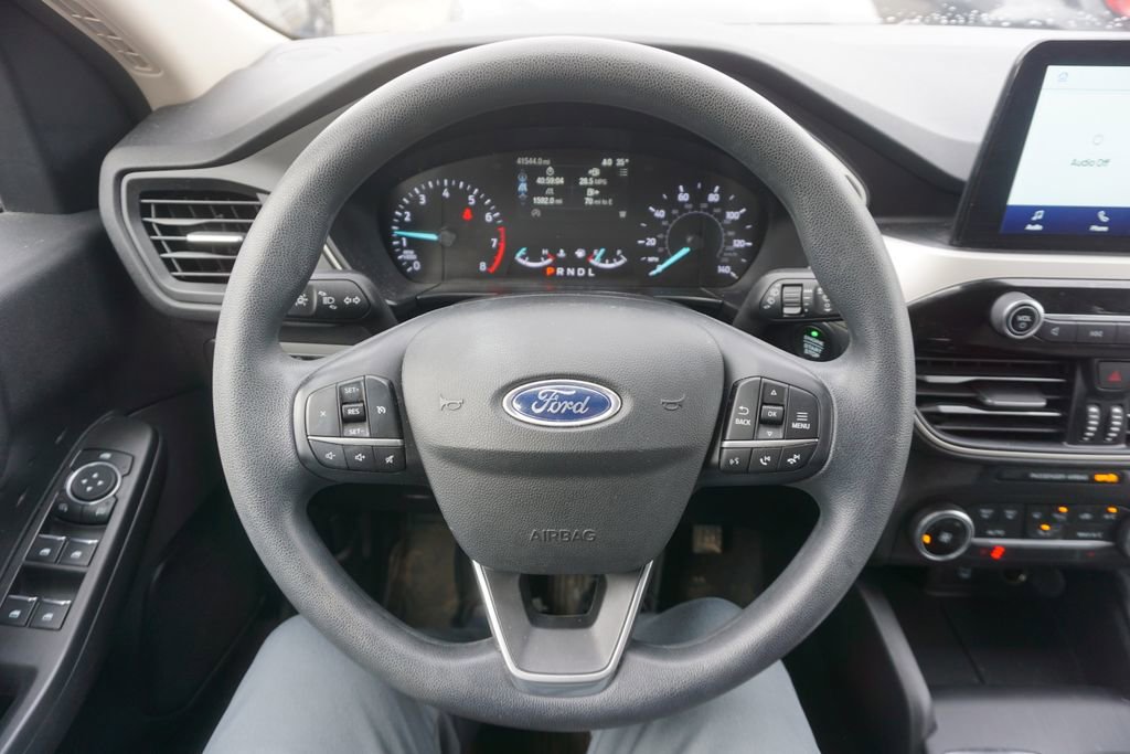 Used 2020 Ford Escape SE image 3