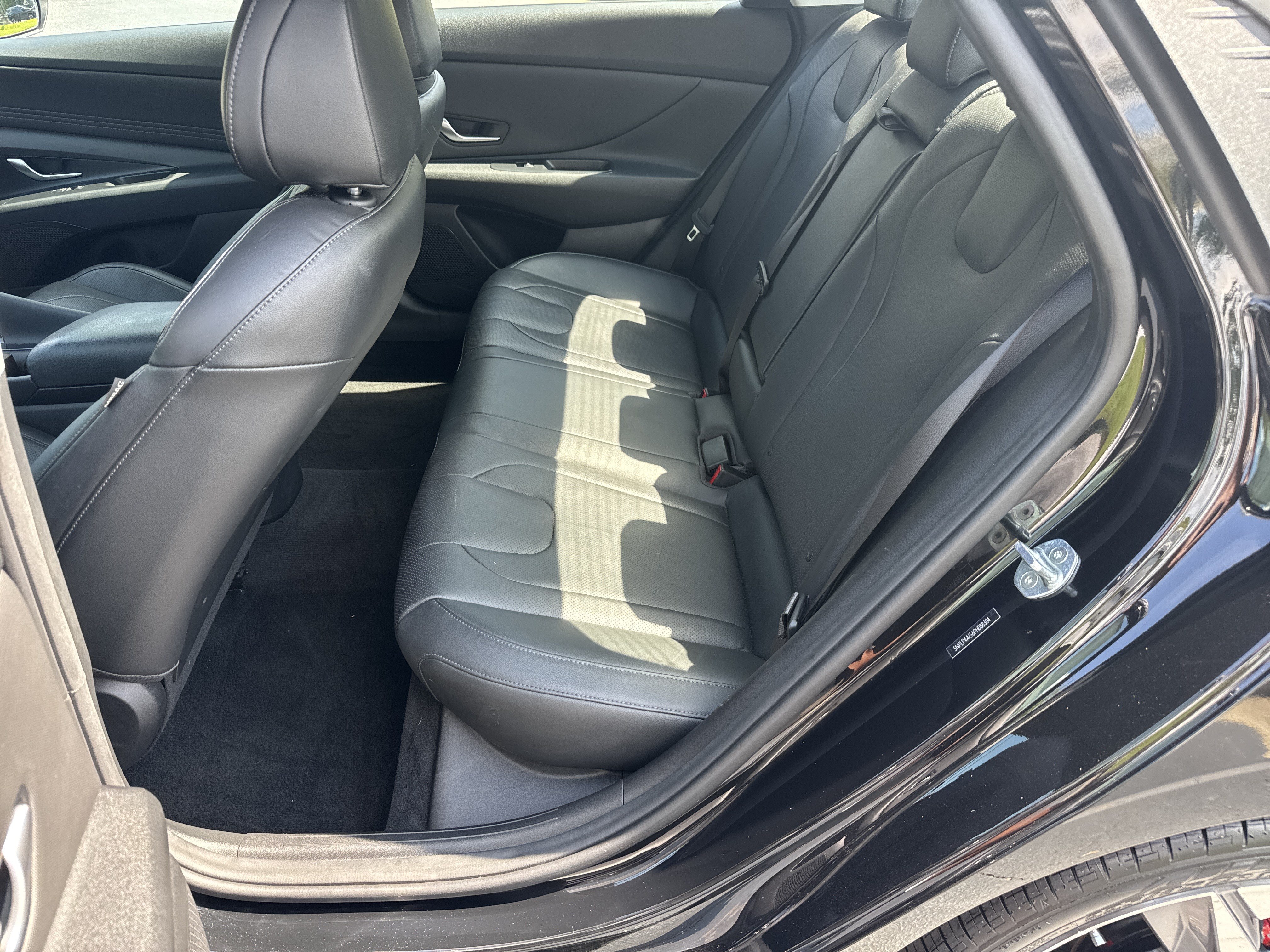 Used 2023 Hyundai Elantra Limited FWD image 16