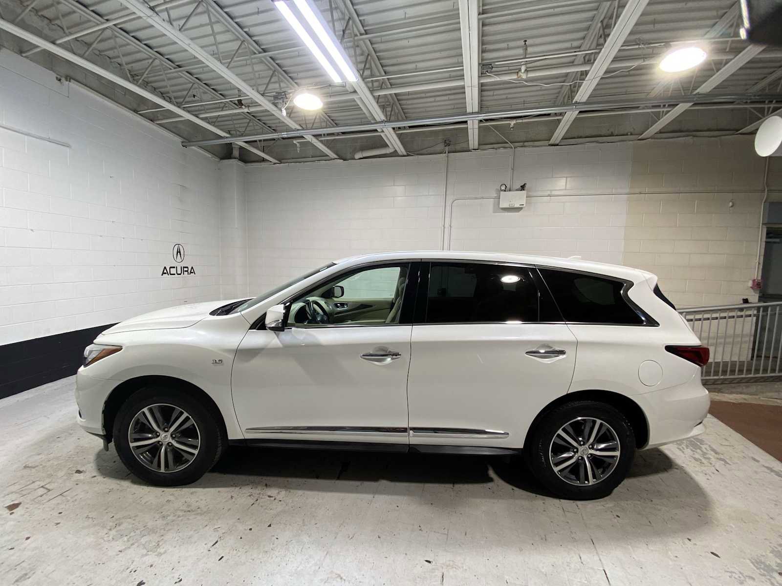 Used 2020 INFINITI QX60 Pure image 3