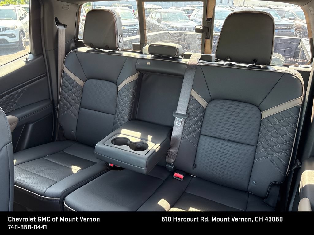 New 2026 GMC Canyon Denali w/ LPO, Denali Black Edition AWD/4WD image 36