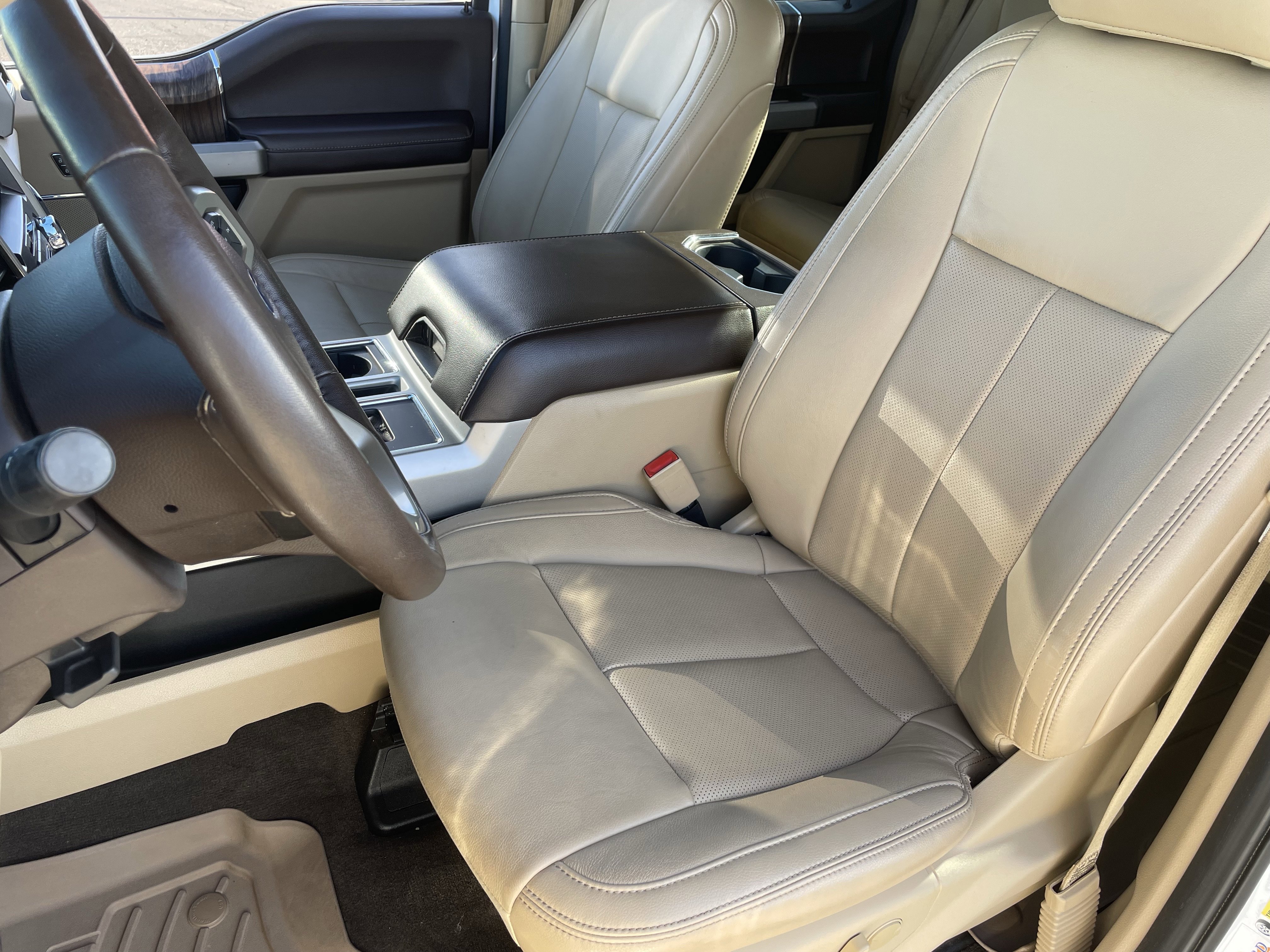 Used 2020 Ford F150 Lariat w/ Trailer Tow Package image 19