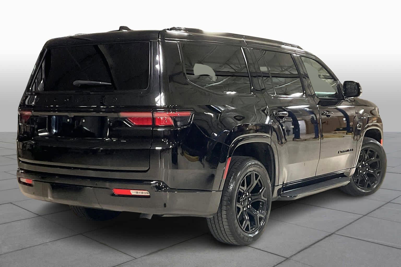 Used 2024 Jeep Wagoneer Series II image 11