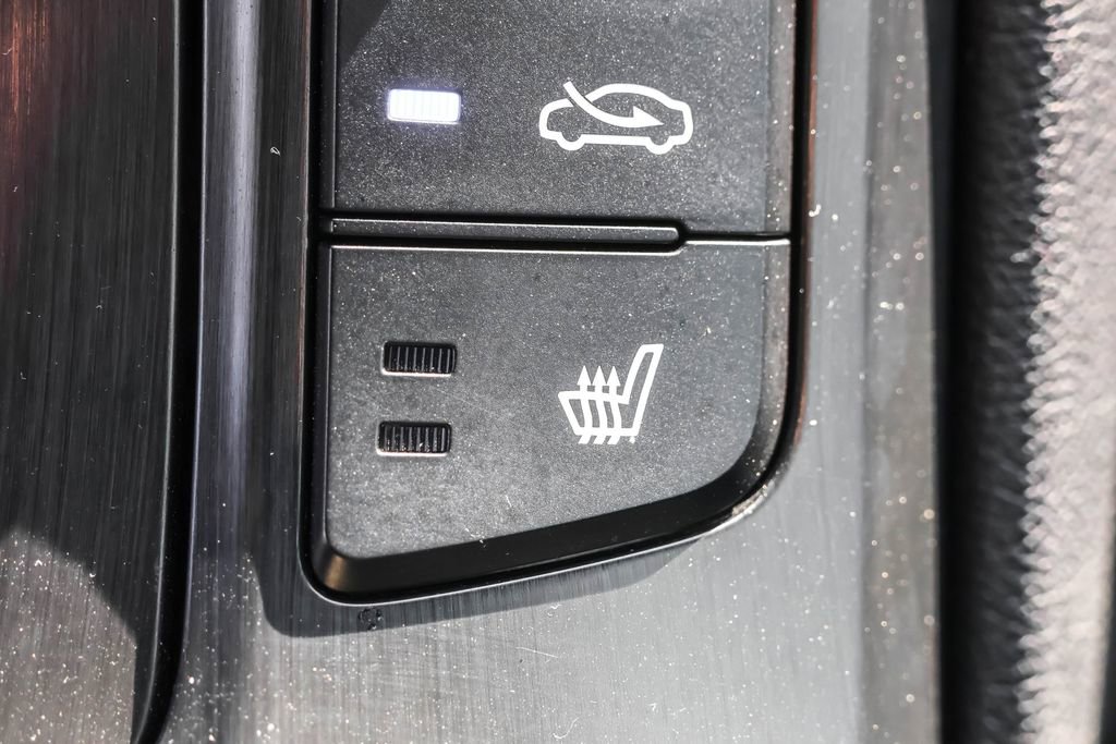 Used 2013 Hyundai Genesis 3.8 RWD image 27