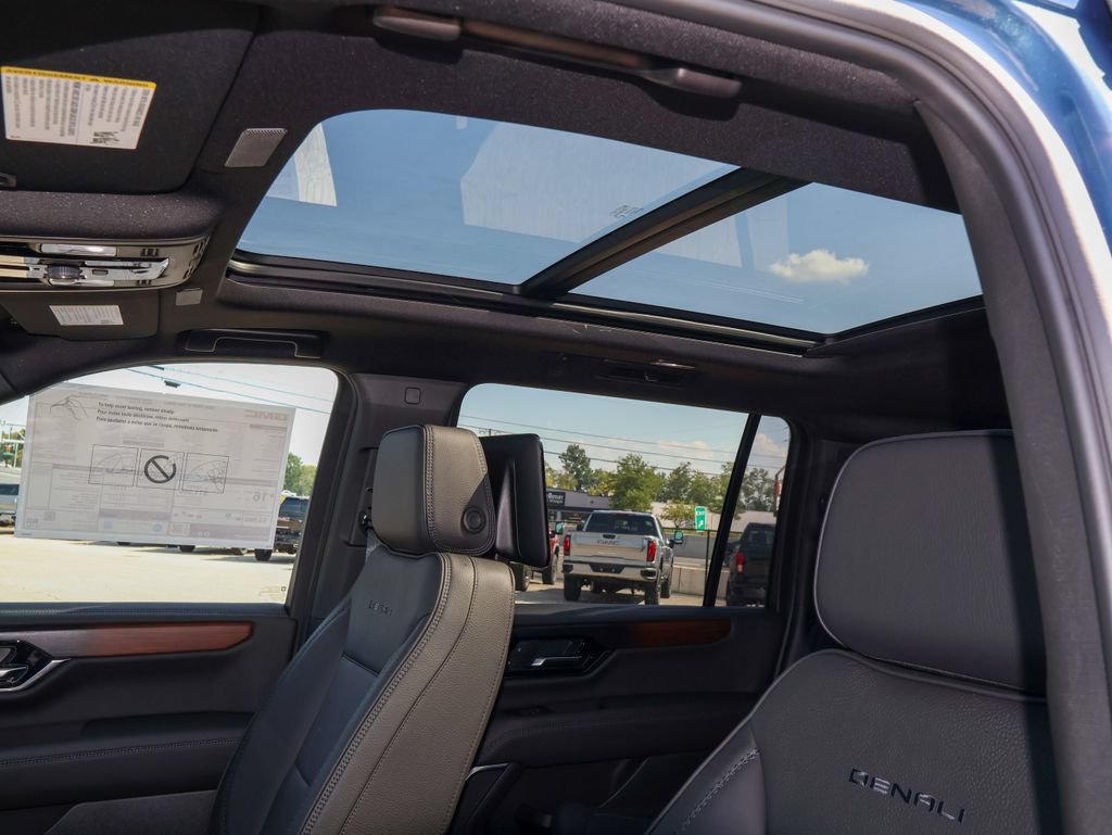 New 2026 GMC Yukon XL Denali w/ Denali Reserve Package AWD/4WD image 10