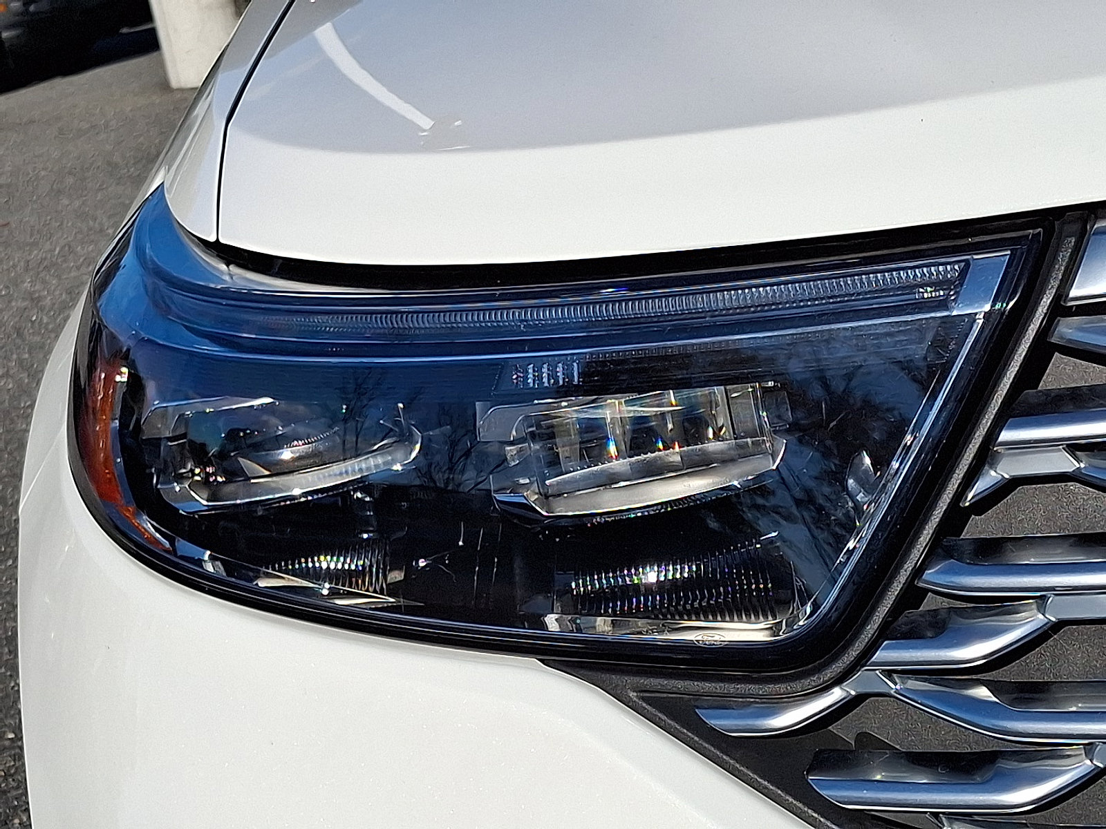 Certified 2022 Ford Explorer Platinum w/ Equipment Group 601A image 9