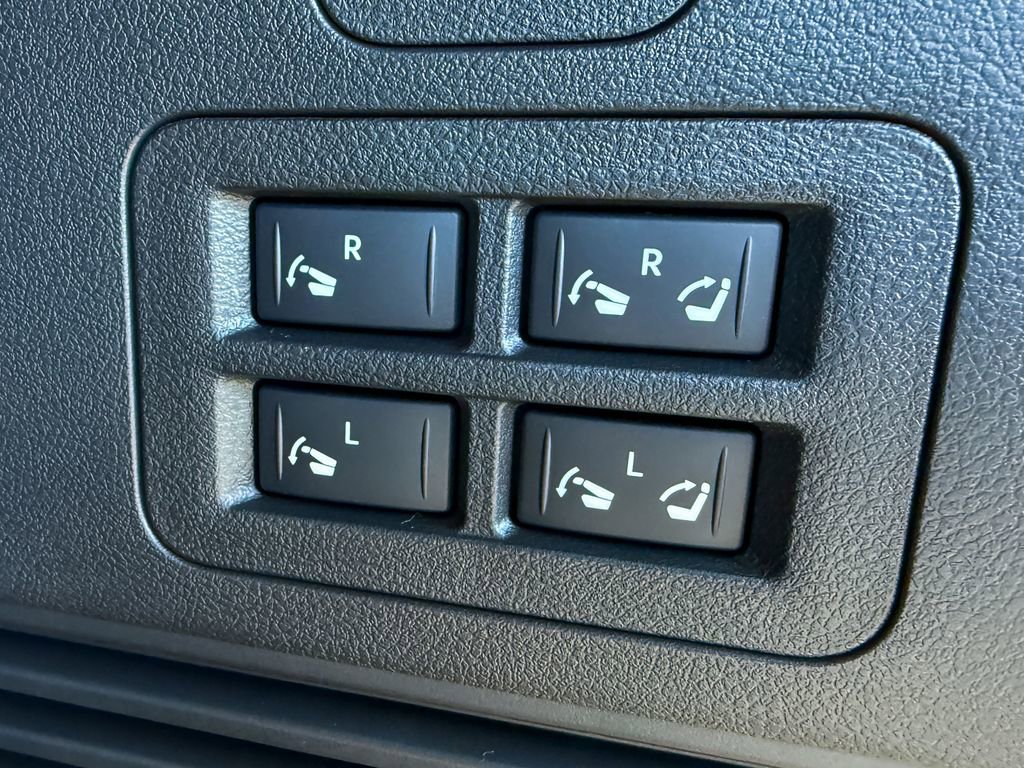 New 2026 Nissan Armada Platinum image 32