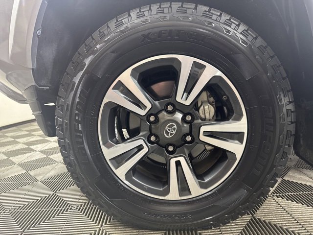 Used 2018 Toyota Tacoma TRD Sport image 10