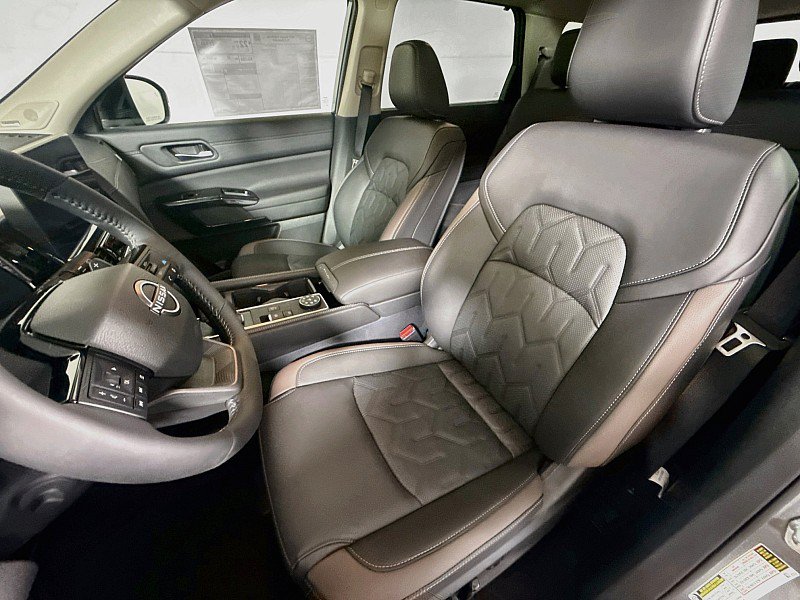New 2026 Nissan Pathfinder Platinum w/ Accent Package AWD/4WD image 11
