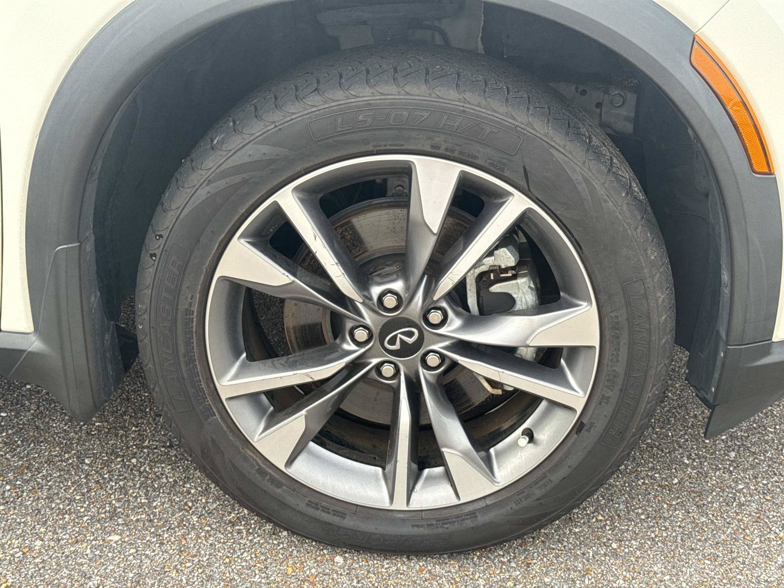 Used 2024 INFINITI QX60 Luxe FWD image 4