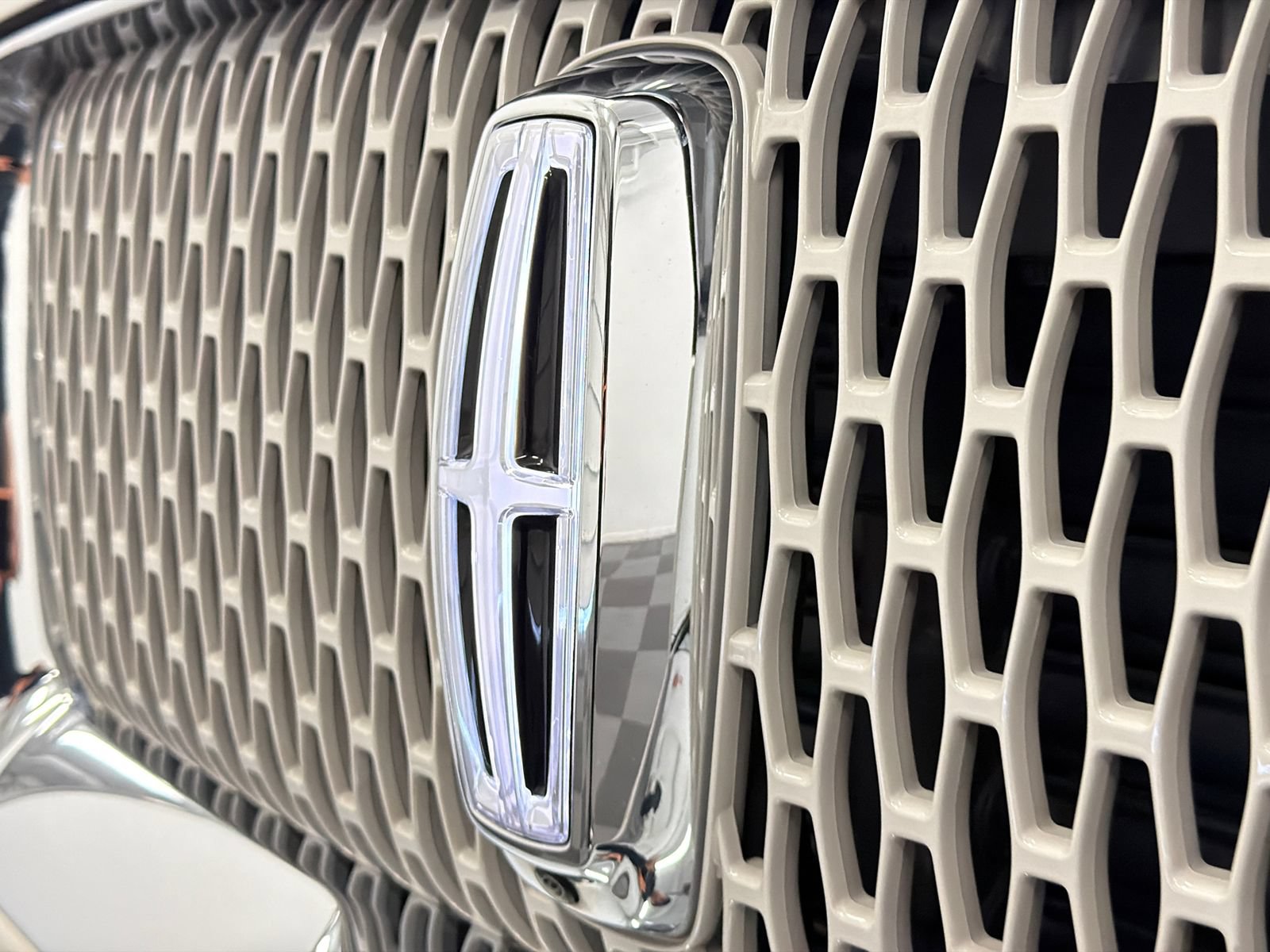 Certified 2023 Lincoln Navigator Reserve AWD/4WD image 18