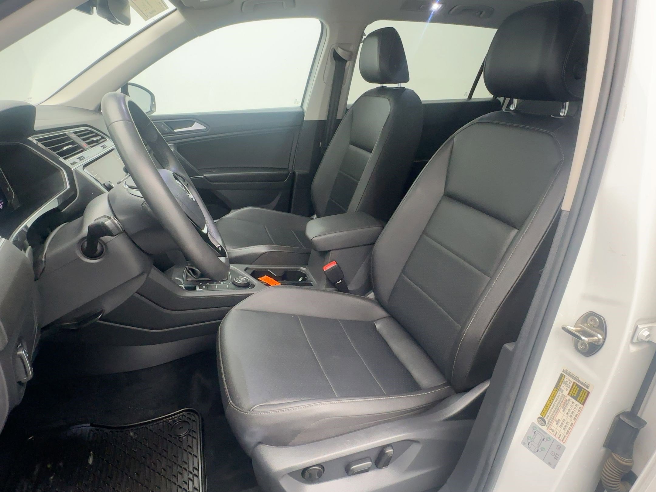 Used 2020 Volkswagen Tiguan SEL image 5