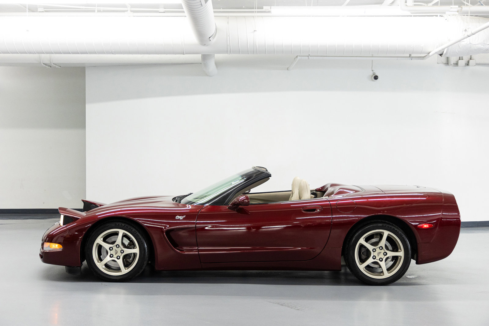 Used 2003 Chevrolet Corvette Convertible w/ Preferred Equipment Group1 RWD image 2