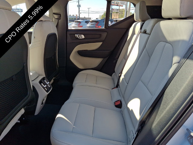 Certified 2024 Volvo XC40 B5 Plus w/ Climate Package AWD/4WD image 12