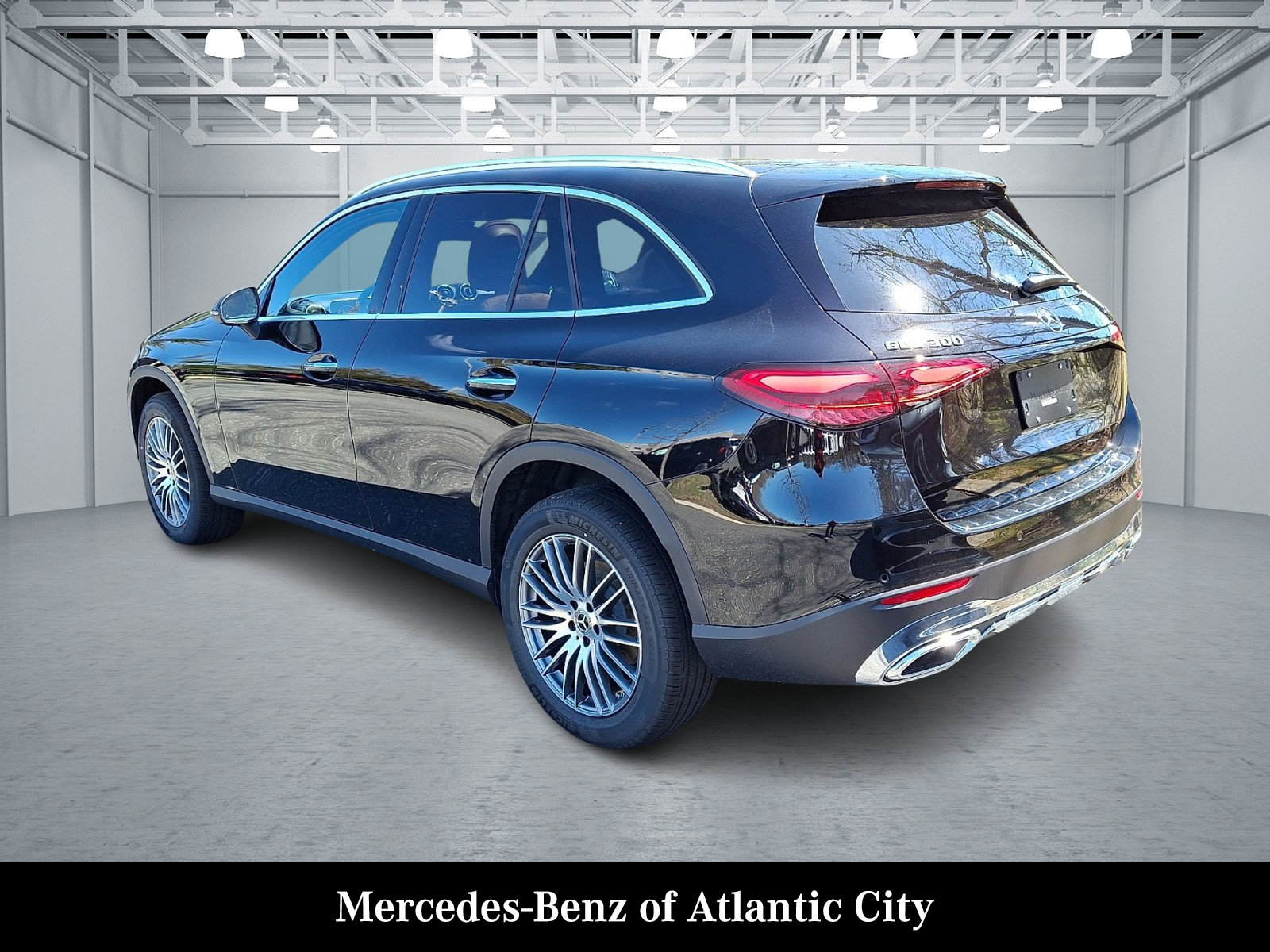 Used 2026 Mercedes-Benz GLC 300 4MATIC image 3