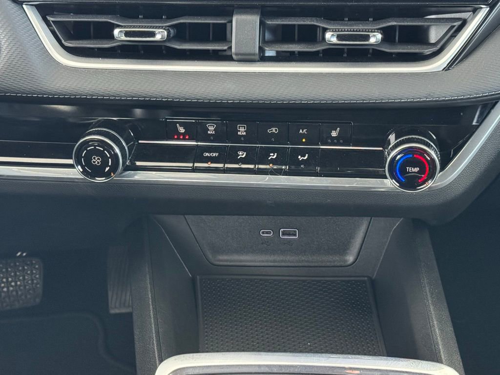 Used 2025 Chevrolet Equinox LT image 31