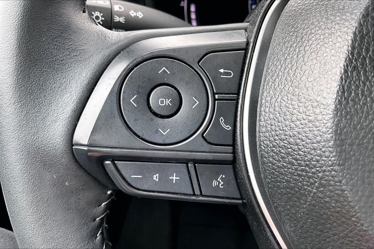 Used 2025 Toyota Corolla SE FWD image 21