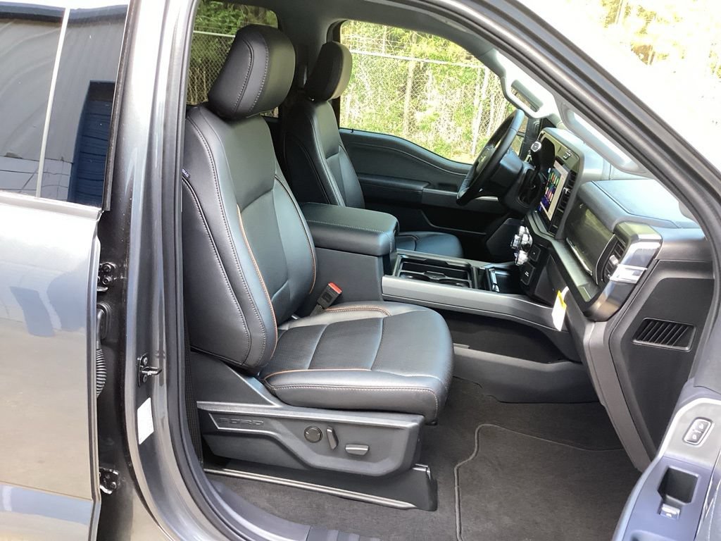 New 2026 Ford F250 Lariat w/ FX4 Off-Road Package AWD/4WD image 38