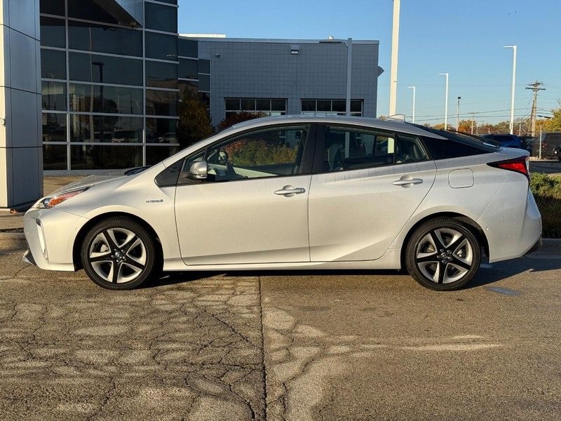 Used 2022 Toyota Prius XLE image 7