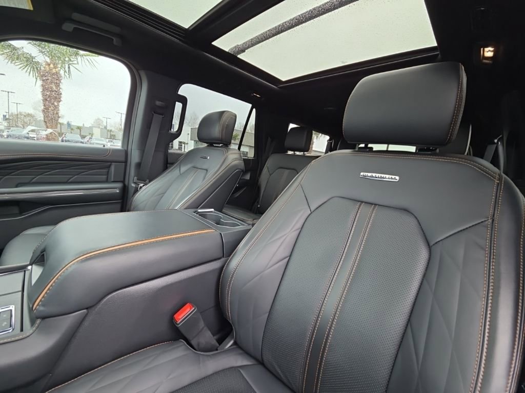 Used 2022 Ford Expedition Max Platinum image 14