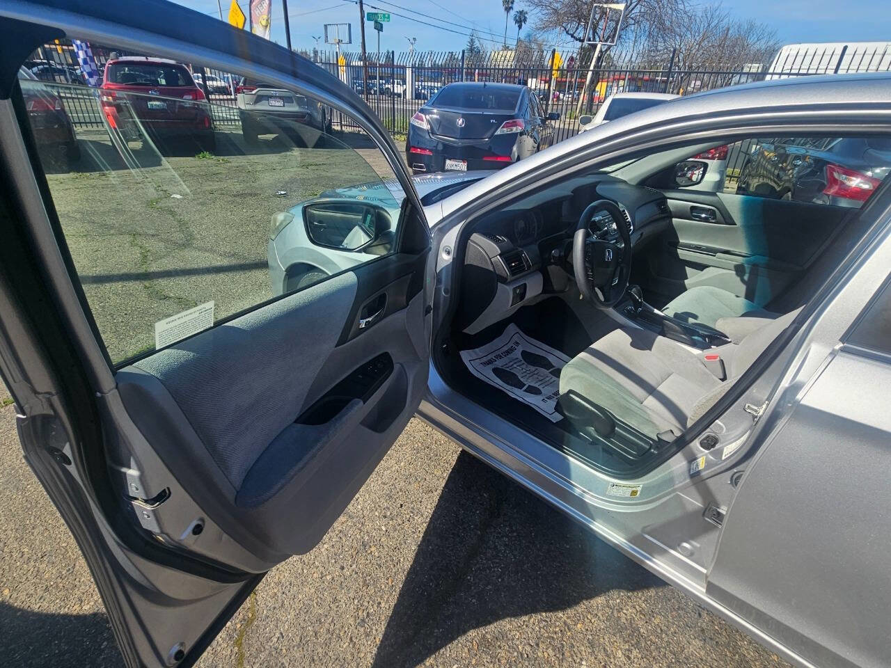 Used 2013 Honda Accord LX image 29